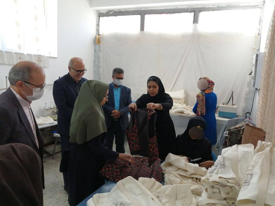 خراسان جنوبی-مدیرکل بهزیستی بهزیستی استان خراسان جنوبی از مراکز حرفه آموزی روزانه و توانبخشی در مرکز استان دیدن کرد