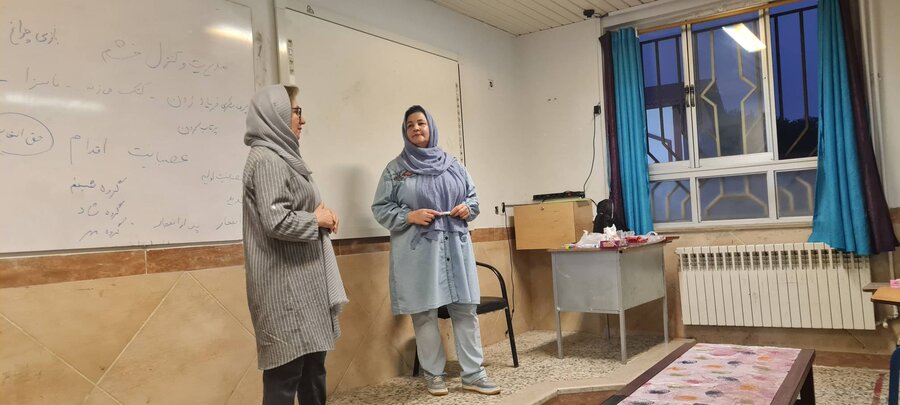 ششمین نشست «مهر و گفتگو» در دبیرستان دکتر شریعتی رشت برگزار شد