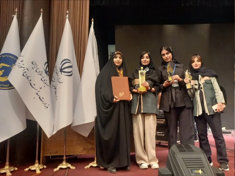 سمائی: کانون خیریه «کلبه امید» دانشگاه ملایر به‌عنوان گروه دانشجویی فداکار کشور معرفی شد