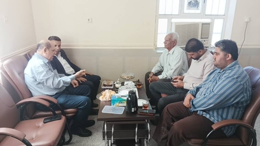 بستک| دیدار فرماندار شهرستان با کارکنان اداره بهزیستی