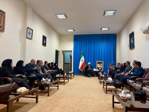 گزارش تصویری| دیوار معاون وزیر و رئیس سازمان بهزیستی کشور با امام جمعه ایلام