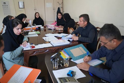 برگزاری کمیته توانبخشی در اداره بهزیستی مهاباد