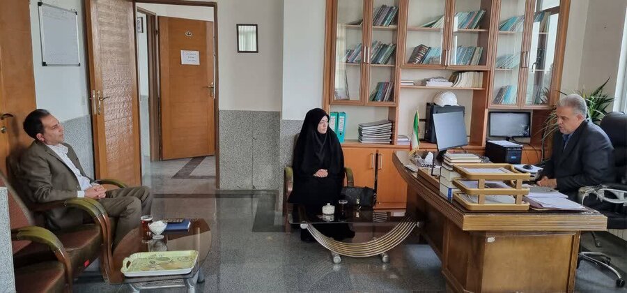 نشست مشترک اداره تعاون ، کار و رفاه اجتماعی سلماس و بهزیستی در راستای گسترش پویش «دست‌های یاریگر»