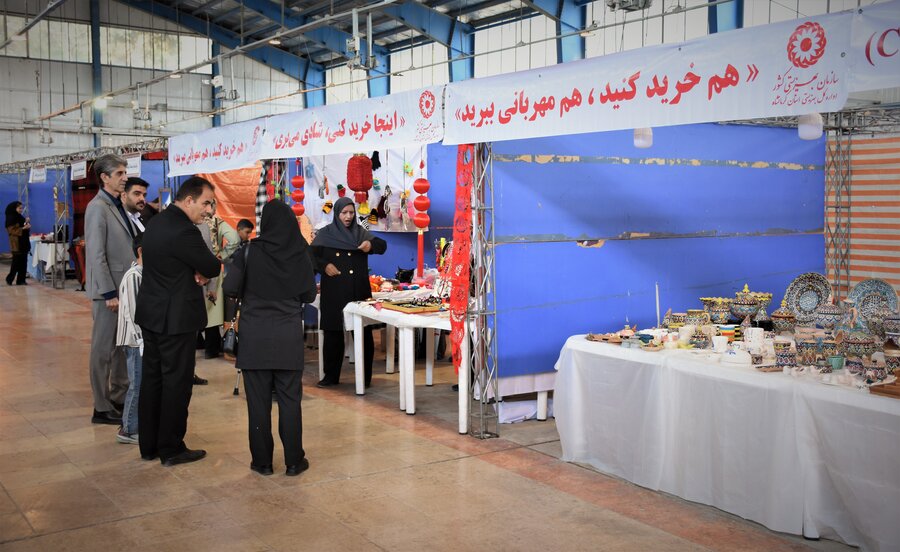 بازدید مدیرکل از نمایشگاه صنایع دستی