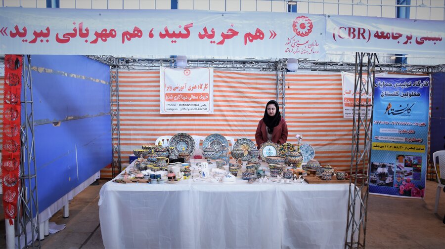 بازدید مدیرکل از نمایشگاه صنایع دستی