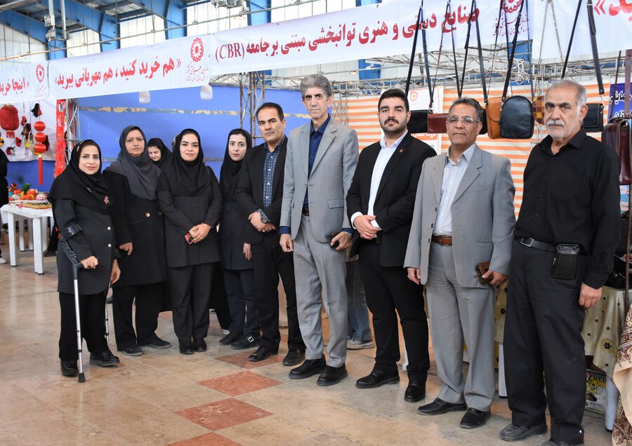 بازدید مدیرکل از نمایشگاه صنایع دستی