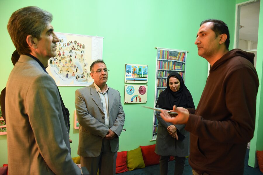 بازدید مدیرکل از مرکز میلاد شقایق‌ها