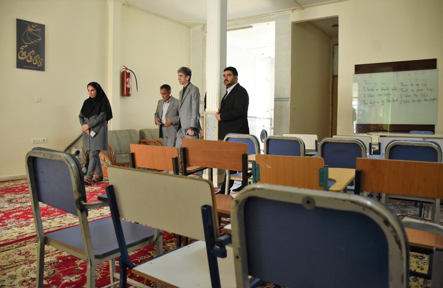 بازدید مدیرکل از مرکز میلاد شقایق‌ها