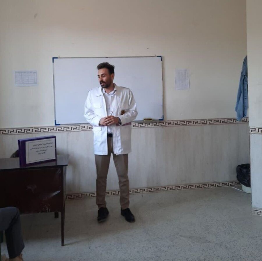 کارگاه مهارتهای زندگی در مدرسه شهید رجایی دیوزند قروه برگزار شد