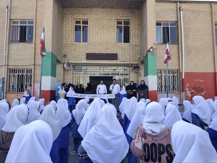 نمایشگاه نقاشی با موضوع اورژانس اجتماعی در مریوان برگزار شد