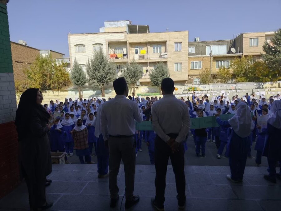 نمایشگاه نقاشی با موضوع اورژانس اجتماعی در مریوان برگزار شد 