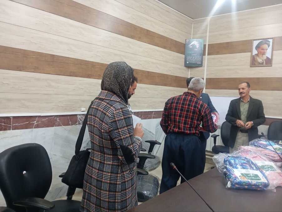 بانک سپه حامی تحصیل دانشآموزان دهگلان شد