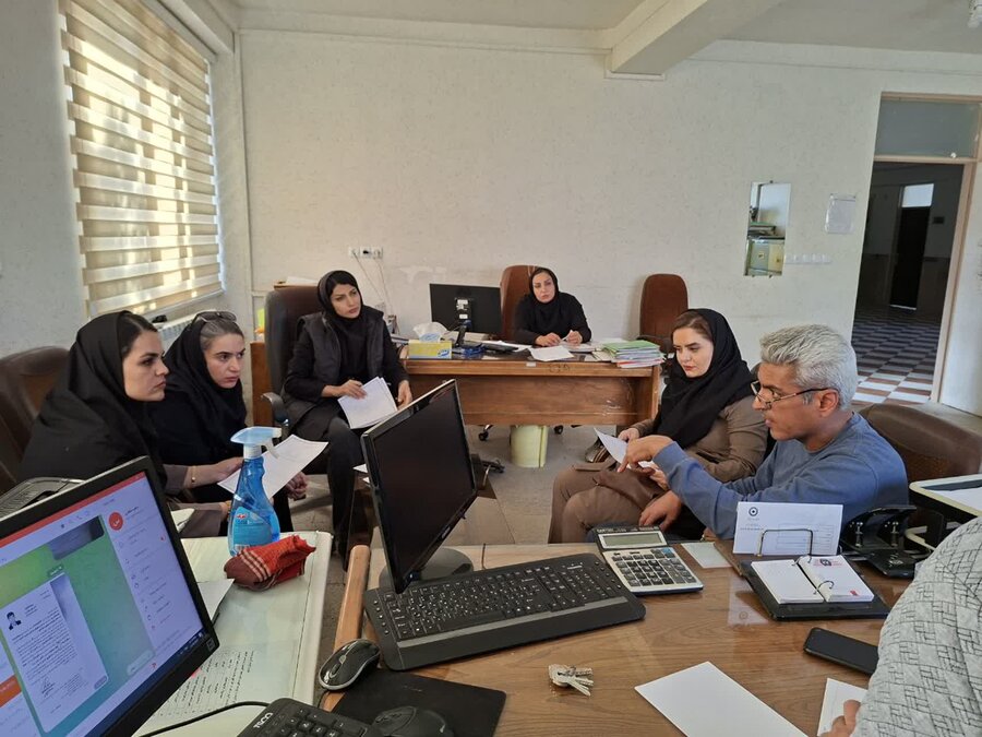 جلسه توجیهی با مشاوران مراکز مشاوره تحت نظارت بهزیستی برگزار شد 