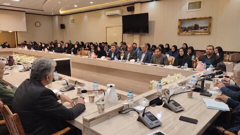گزارش تصویری| برگزاری نشست صمیمانه دکتر علی ربیعی دستیار اجتماعی رییس جمهور با اعضای تشکل های مردم نهاد و سمن های استان