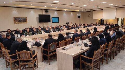 گزارش تصویری| برگزاری نشست صمیمانه دکتر علی ربیعی دستیار اجتماعی رییس جمهور با اعضای تشکل های مردم نهاد و سمن های استان