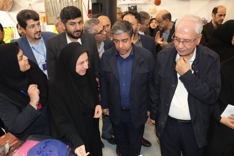 گزارش تصویری| بازدید دستیار اجتماعی رئیس‌جمهور و استاندار اردبیل از نمایشگاه توانمندی‌های بانوان و کسب‌وکارهای خانگی استان