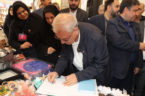 گزارش تصویری| بازدید دستیار اجتماعی رئیس‌جمهور و استاندار اردبیل از نمایشگاه توانمندی‌های بانوان و کسب‌وکارهای خانگی استان
