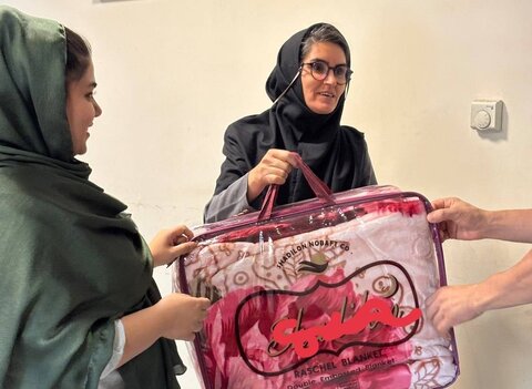 شهر قدس | توزیع پتو میان مددجویان نو عروس و داماد تحت پوشش بهزیستی