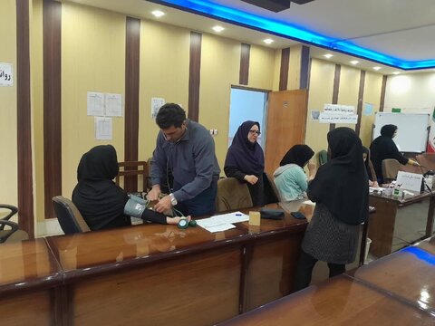 ورامین | اجرای طرح غربالگری سلامت جسمی بانوان سرپرست خانوار
