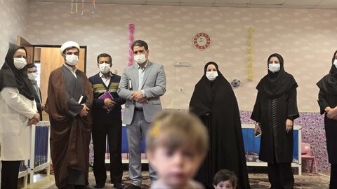 بازدید از شیرخوارگاه