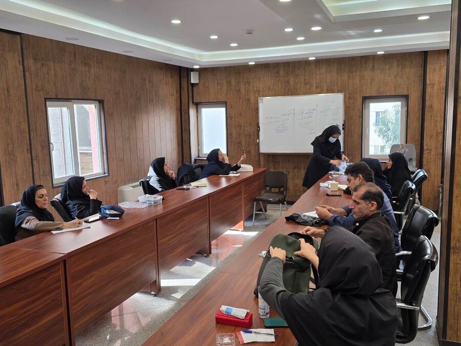 شهر قدس | برگزاری جلسه دوم آموزشی هلال احمر برای کارکنان بهزیستی شهرستان