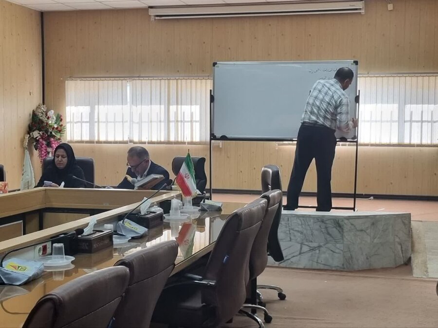 برگزاری انتخابات چهارمین مجمع عمومی فوق‌العاده جمعیت همیاران سلامت روان اجتماعی استان یزد