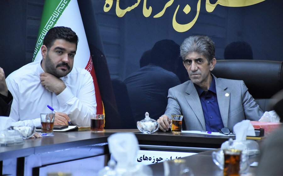 دیدار کارکنان با مدیرکل