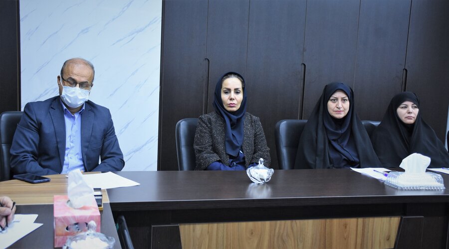 دیدار کارکنان با مدیرکل