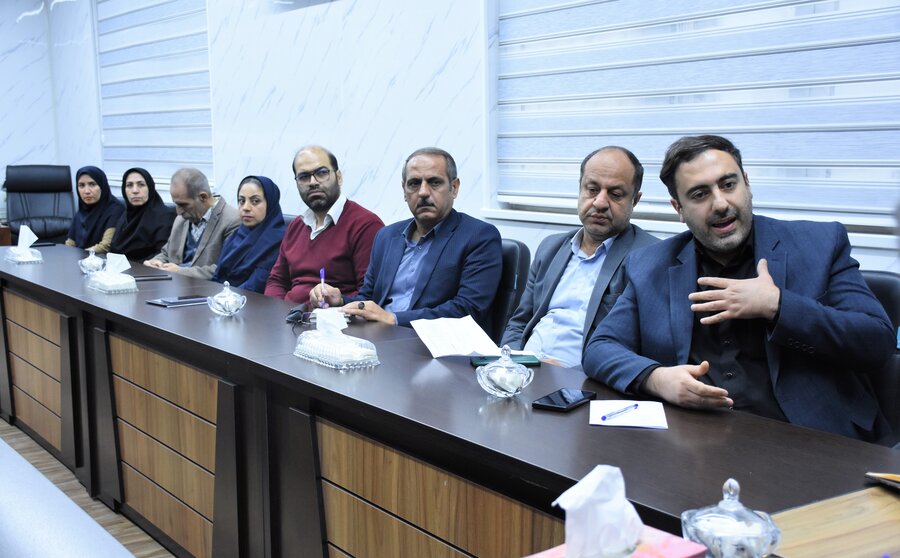 دیدار کارکنان با مدیرکل