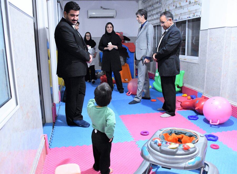بازدید مدیرکل بهزیستی از شیرخوارگاه معتضدی