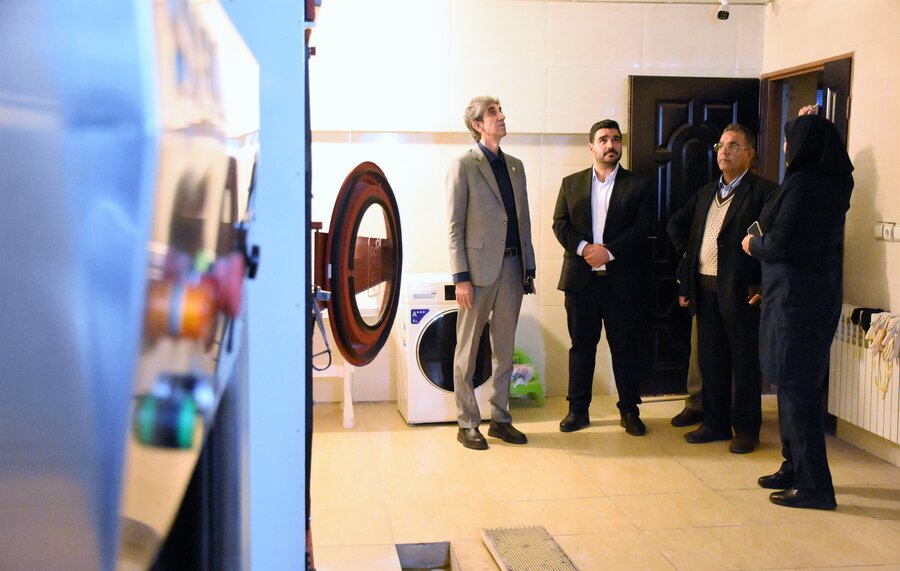 بازدید مدیرکل بهزیستی از شیرخوارگاه معتضدی