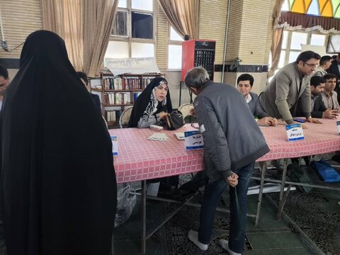 پاکدشت | میز خدمت ادارات شهرستان در مصلی امام خمینی (ره) برگزار شد