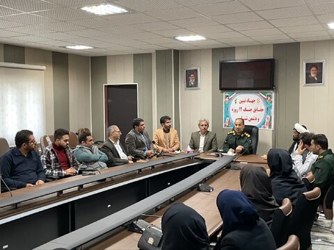 جلسه جهاد تبیین حقایق جنگ ۱۲ روزه و دشمن‌شناسی استکبار و صهیونیسم در قروه برگزار شد