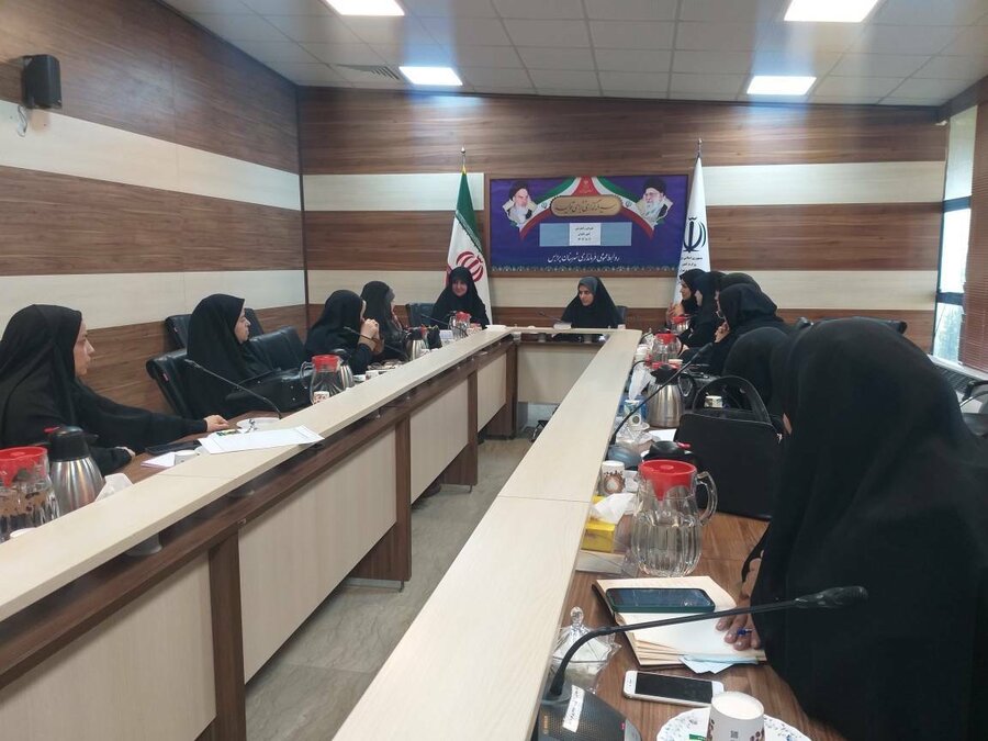 پردیس | برگزاری جلسه شورای  راهبردی بانوان با حضور کارشناسان امور بانوان تمامی ادارات در فرمانداری