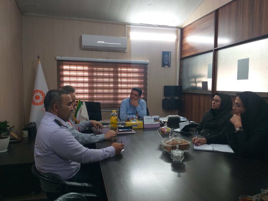 پردیس | برگزاری جلسه هم اندیشی اداره بهزیستی  با آتش نشانی شهرستان