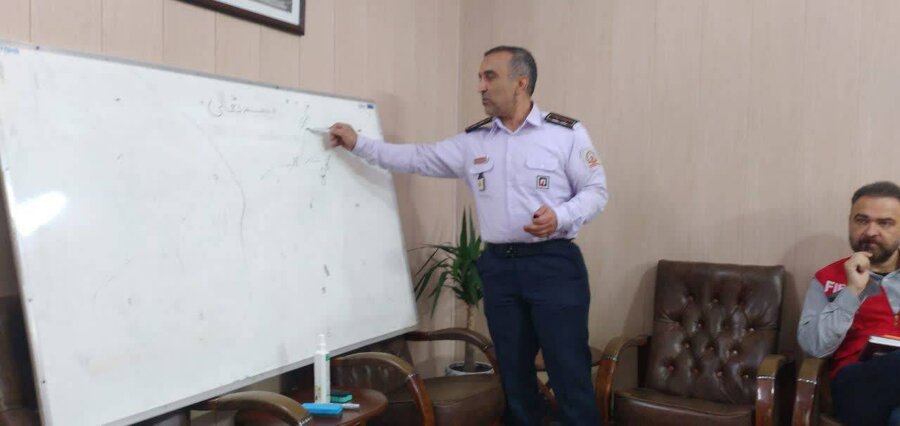 پردیس |برگزاری کلاسهای آموزشی آتش نشانی واطفا حریق توسط کارشناسان آتش نشانی