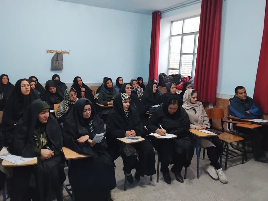 گزارش تصویری| کارگاه آموزشی اورژانس اجتماعی بناب در سطح مدارس