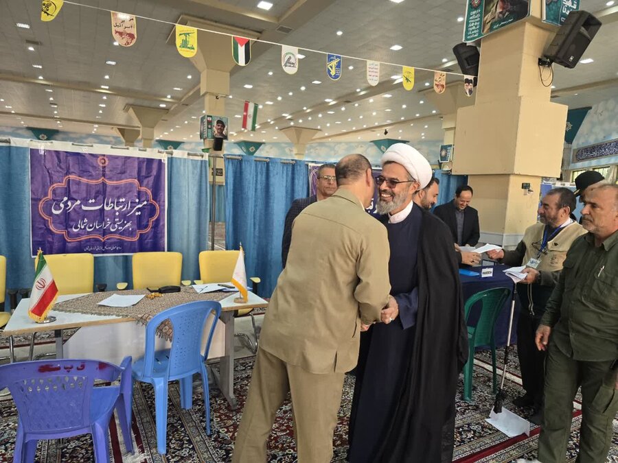 حضور سرپرست اداره کل بهزیستی خراسان شمالی در میز ارتباطات مردمی نماینده معزز ولی فقیه در استان