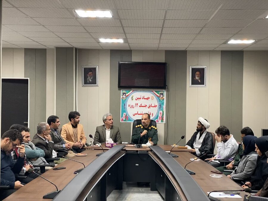 جلسه جهاد تبیین حقایق جنگ ۱۲ روزه و دشمنشناسی استکبار و صهیونیسم در قروه برگزار شد