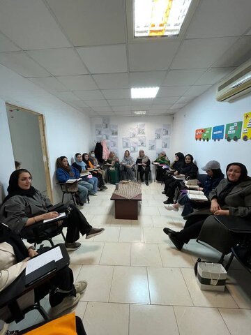 دوره هفتگی کتابخوانی در مرکز مشاوره ارمغان علی‌آباد با حضور مهین سرگزی، معاون سلامت اجتماعی بهزیستی گلستان برگزار شد