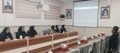 جلسه توجیهی و آموزشی ویژه مددکاران مراکز «مثبت زندگی» بهزیستی شاهین دژ