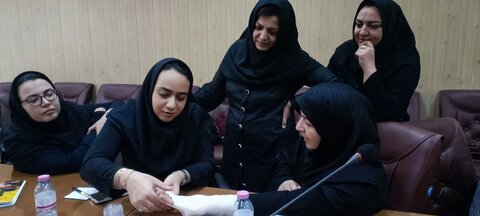 جلسه پایانی دوره آموزشی کمک‌های اولیه پرسنل مراکز نگهداری کودکان یزد برگزار شد.
