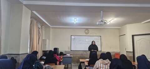 اشتهارد |️ جلسه آموزشی پیشگیری از آسیب‌های اجتماعی برگزار شد