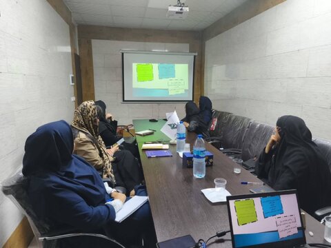 قرچک l برگزاری کارگاه تربیت مربی تعارض زوجین با رویکرد ایماگوتراپی در مرکز سلامت روان