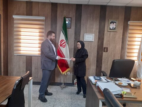 بهارستان | تقدیر از نویسنده کتاب در هفته کتاب و کتاب‌خوانی