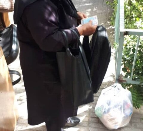 شهرتهران| اهدای ۵۰ بسته معیشتی و لوازم‌التحریر به خانواده‌های تحت پوشش مرکز حر