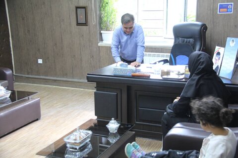 گزارش تصویری| پاسخگویی مدیر کل بهزیستی ایلام در میز ارتباطات مردمی