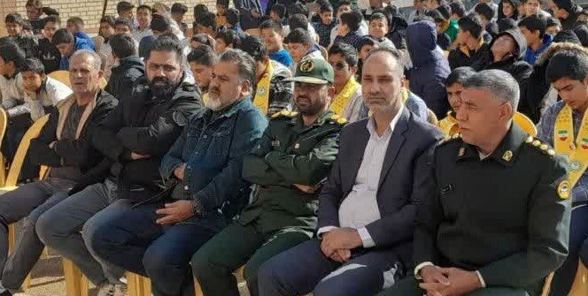 دلیجان ا نواختن زنگ نمادین هفته مبارزه با اعتیاد و آسیب های اجتماعی در آموزشگاه متوسطه اول برکت امام سجاد (ع) 