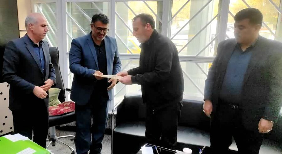 تقدیر رئیس اداره بهزیستی شهرستان میاندوآب ازمدیران بانک‌های عامل پرداخت تسهیلات به جامعه هدف بهزیستی
