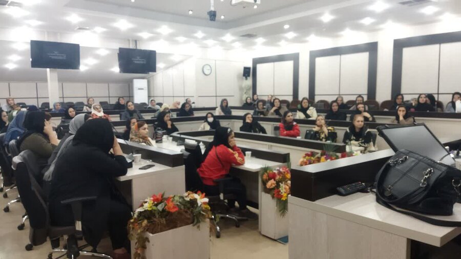 بهزیستی سنندج میزبان دوره آموزشی مهارتهای ارتباطی و مدیریت استرس «ویژه زنان» شد